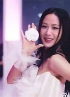 该死的!31岁杨紫跳舞太美了,舞姿高级又丝滑,网友:谁能抵挡