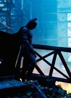 「黑暗骑士」：沉默守护者