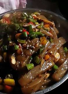 天气冷炒个麻辣魔芋，热辣辣的赶脚很舒服，这个冬天可以省一吨煤