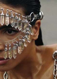 充满异域风情的 MV：「SHAHMARAN」