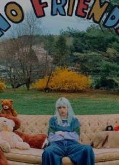 社交孤独：mazie 首支单曲「no friends」MV