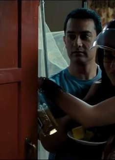 三傻大闹宝莱坞：二傻去接皮娅，查图尔要去见兰彻，竟被绑了起来