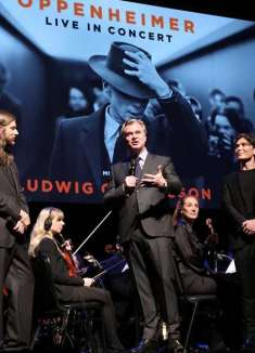 震撼音乐现场，乐团演绎奥本海默原声带