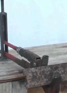 给管钳子加一个小装置，切割打磨更轻松了，喜欢就动手做一个吧