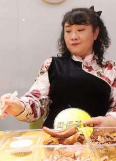 先卤后熏，这么硬的美食这样吃也是第一次