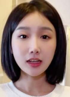 大哥追求对象的方式真特别，看把姑娘吓得，这招不可取