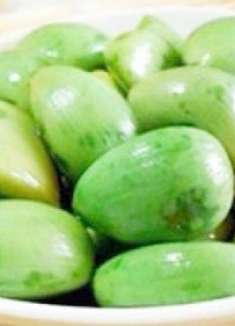 腌腊八蒜时，只要多加这步，颜色又绿又好吃！