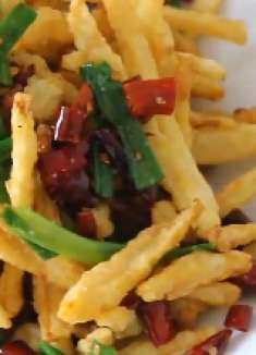 干煸莲藕怎么做最好吃？大厨教你一技巧，做出来又香又脆，真好吃