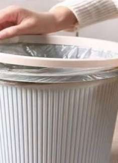 不管家里有钱没钱，垃圾桶都不要放这4个位置，不是迷信，看看