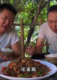 牛舌别凉拌,就这样用土辣椒爆炒,味道不一般!