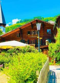 伯尔尼高地漫步，夏天的瑞士属于木屋