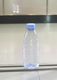 抓紧在门口放个塑料瓶，用途太厉害了，一年省下不少钱