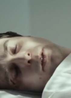 独自一人被抛弃在陌生星球有多绝望,而且编造一个弥天大谎