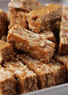 今年很火的太妃酥糖，焦香酥脆，过年不可少的糖果！赶紧做起来！