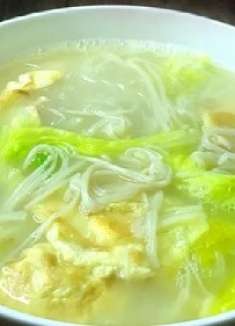 家常三鲜汤的做法，汤汁奶白是关键，味道鲜美，孩子隔三差五就要