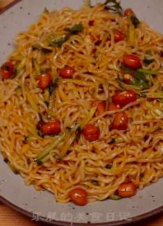 夏季来临，就来一碗凉拌面，味道这是绝了，特解馋，你们快来试试吧