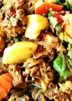 农家大公鸡，按照农家做法，炖了一锅，香辣过瘾