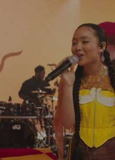 中牙混血英国女歌手 Griff 新单曲 Live 现场