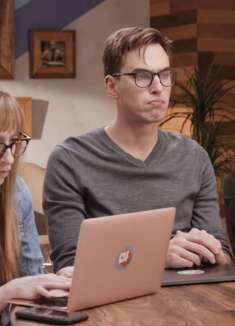 想要在大学里变得幽默，你就得看这个