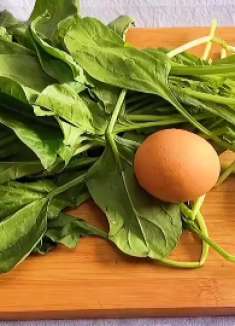 菠菜最近火了，加上2鸡蛋简单一做，我家一周吃三次，给肉都不换