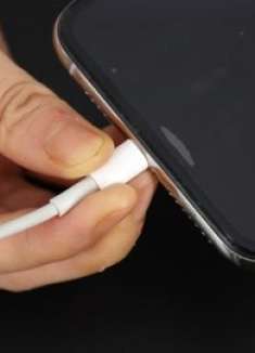 不管用什么手机，充电时避开这5点，不然手机寿命越用越短，留心