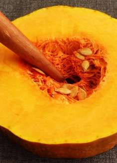 冬天要多吃南瓜，教你一个新做法，比包子简单，比油条还好吃