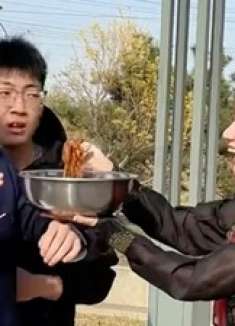 美女生活笑点密集,看一次笑一年系列!