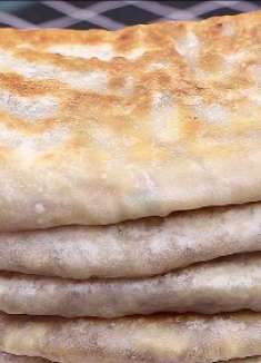 冬天一定要吃白菜馅饼，不烫面不发面，皮薄馅足不破皮，凉了不硬