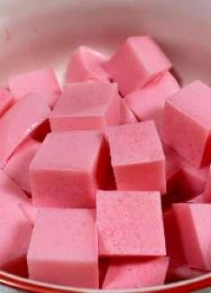 家里喝不完的牛奶，这样简单一做，软嫩鲜香，比红烧肉还香