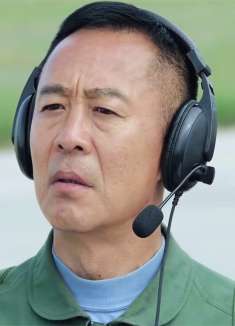 舰载机迫降失败，飞行员指出问题，不料队长置若罔闻