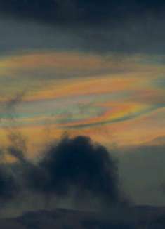 震撼实拍，挪威上空的极地平流层云