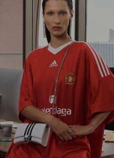 巴黎世家 X 阿迪达斯，摸鱼的 N 种方式