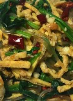 美食：菠菜搭配鸡蛋,农村大妈叫你新吃法真解馋