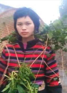 美女失踪半个月回归，自拍练习走秀花絮，越看越像村姑