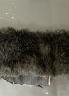 旧衣服毛领不要丢！剪开缝在拖鞋上，改后洋气又时尚