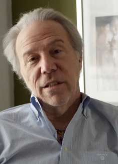 活在未来的过去：智慧在重新塑造世界，财富使人类脱离物与物的连接