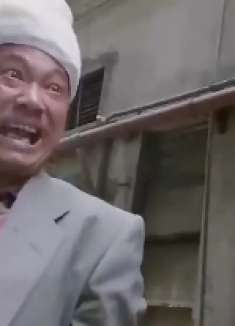 赌圣：达叔被黑老大追杀，想靠侄子杀出血路，怎料侄子会穿墙！