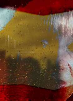 迷幻创意短片，一位女人与「思想之声」