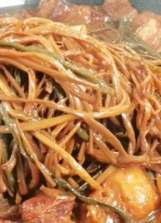 天冷就爱吃的干锅菜，用干地瓜梗搭配干豇豆一起炖，真是太香了