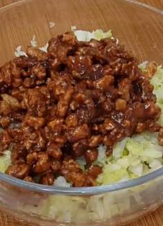 白菜不再炒着吃，试试这种新吃法，出锅满屋飘香，吃一口就忘不掉