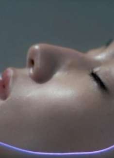 少女跟恶鬼做交易，强行割下闺蜜的脸给自己换上，结果却大祸临头