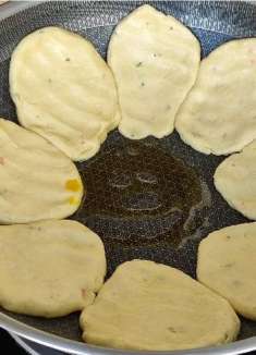 面食教程：锅贴大饼子做法