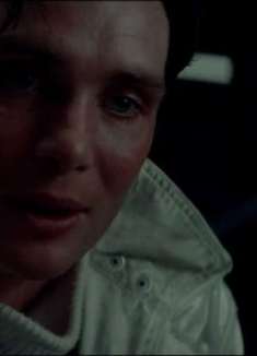 你可以孤身一人，但请再为我停留片刻