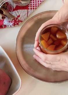 送你一份甜品烤苹果,一杯肉桂苹果红茶热饮