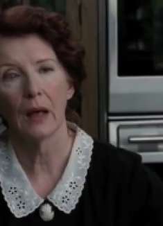 老宅新来了一位老女仆，明明风烛残年，男雇主看到的却是美艳佳人