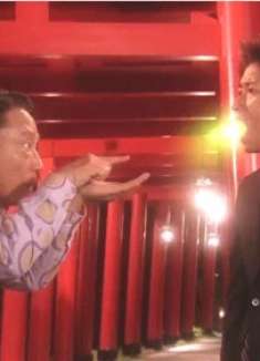 小伙吃下神奇药丸后发生巨大改变，从此爱情事业双丰收