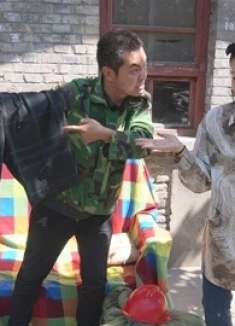 小伙打工3年回家，因为一条短裤跟自己媳妇吵架，结局真是太逗了