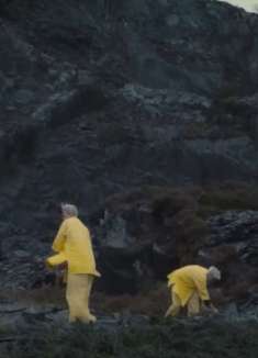 四个小黄人，在山里边挖矿边玩摇滚