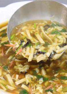 酸辣汤怎么做好喝？大厨教你一招，入口爽滑，酸辣开胃