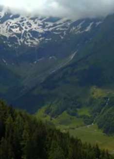 阿尔卑斯山：白雪皑皑的美丽山脉